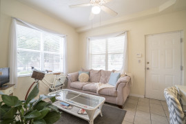 2_Living_Room_6815-1